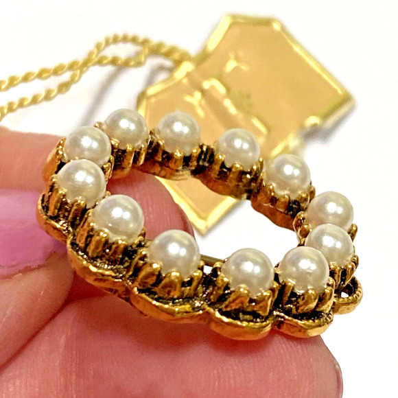 Vintage Tacoa Brooch Wreath Pin Goldtone Circle Pearl Beads Classic Mid Century - Picture 6 of 6